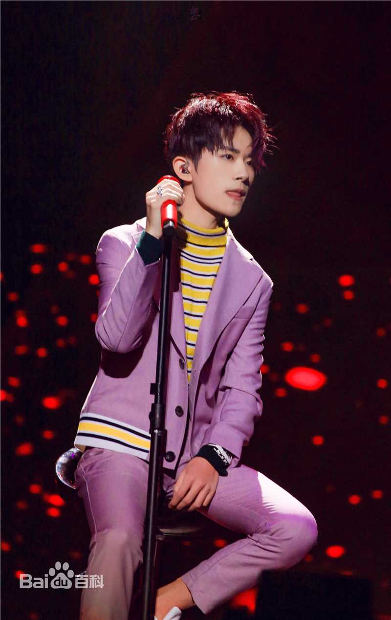 易烊千玺(Jackson)逢凉野性十七岁生日会素颜照相册