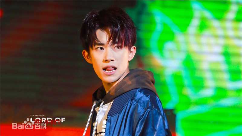 易烊千玺(Jackson)逢凉野性十七岁生日会素颜照相册