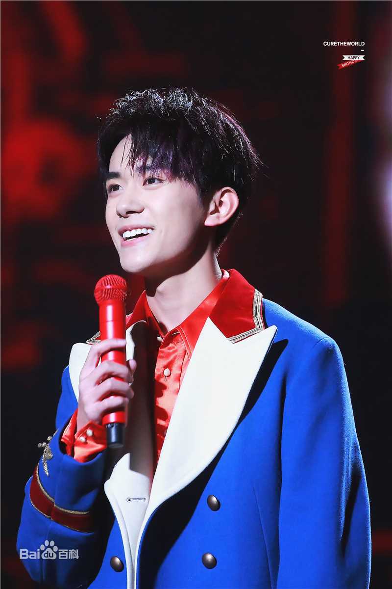 易烊千玺(Jackson)逢凉野性十七岁生日会素颜照相册