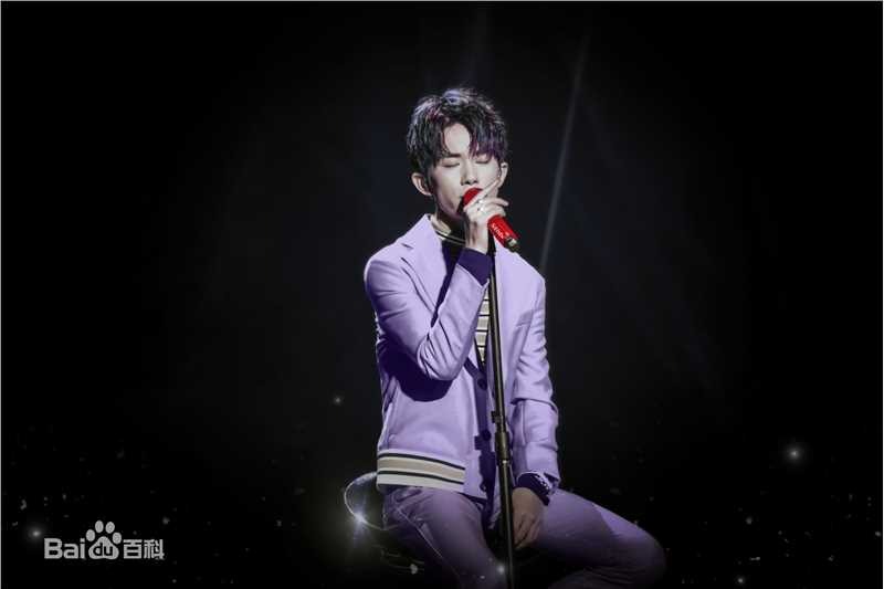 易烊千玺(Jackson)逢凉野性十七岁生日会素颜照相册