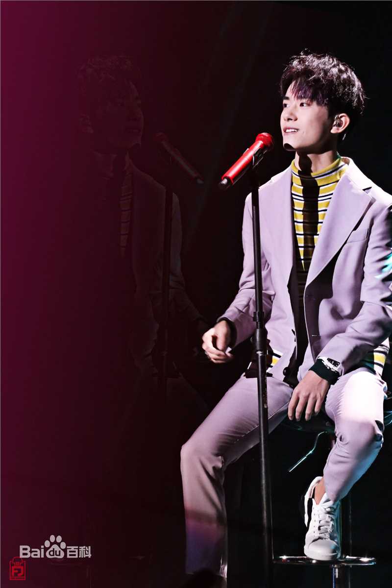 易烊千玺(Jackson)逢凉野性十七岁生日会素颜照相册