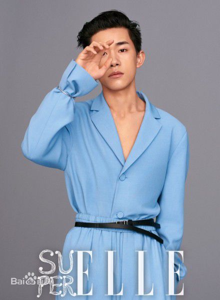 高清易烊千玺(Jackson)在《SuperELLE》中的图集