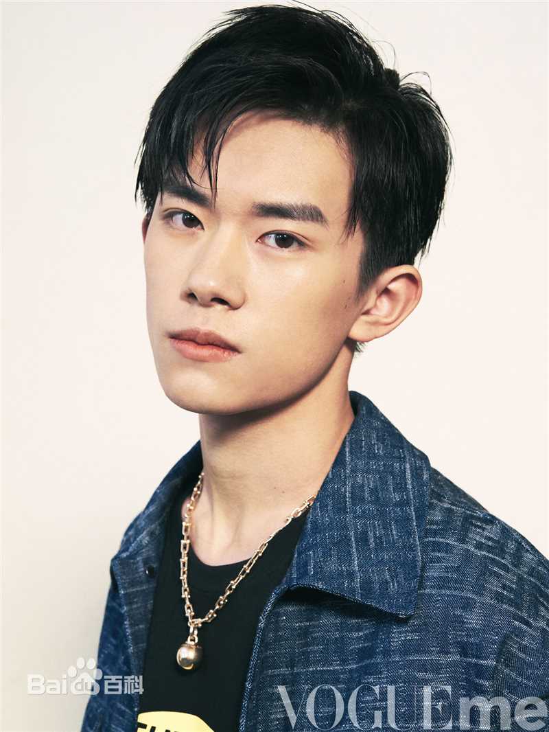 精选易烊千玺(Jackson)在《VogueMe》中的图册