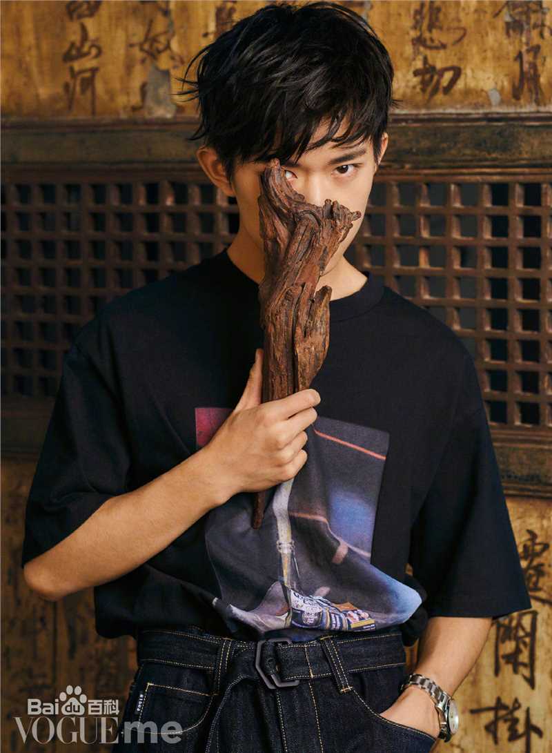 精选易烊千玺(Jackson)在《VogueMe》中的图册