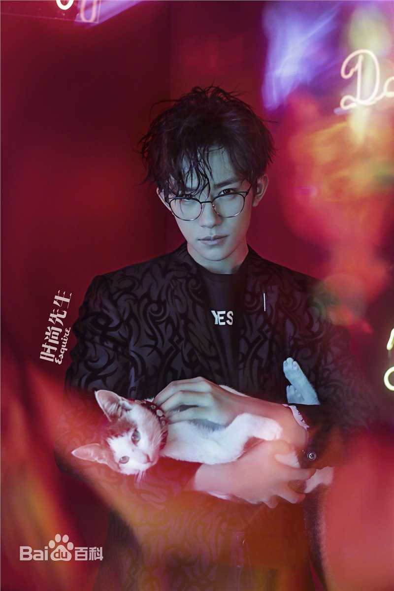 易烊千玺(Jackson)在《时尚先生》中的