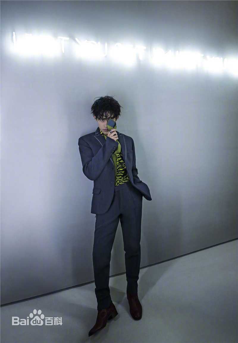 易烊千玺(Jackson)在《时尚先生》中的