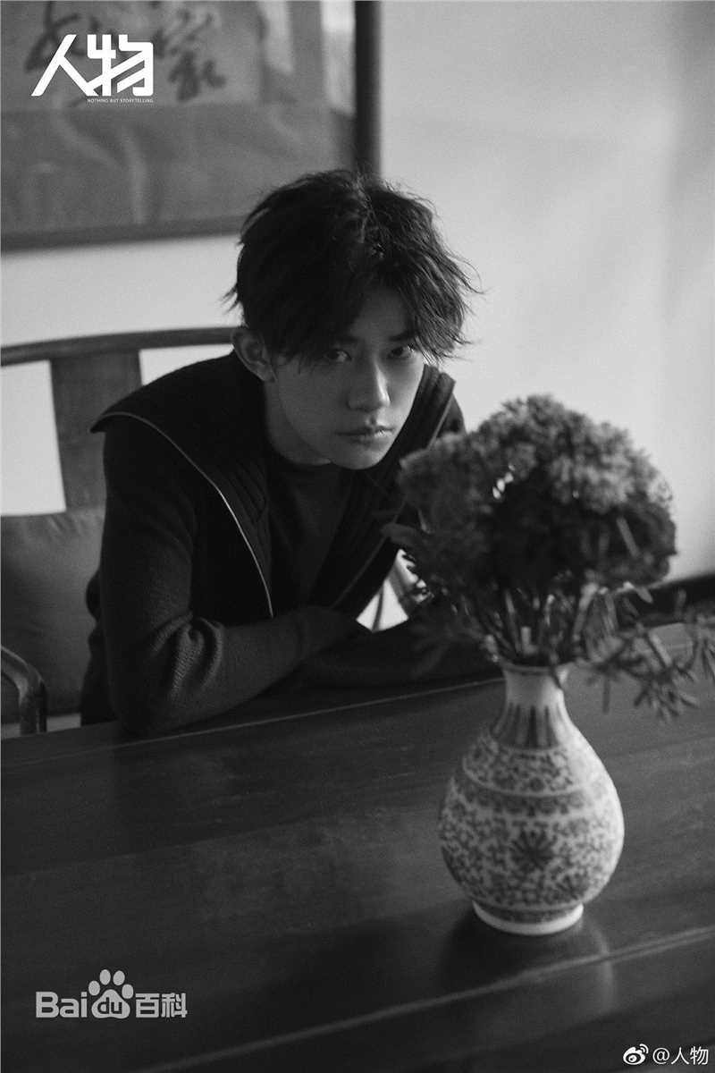 最新易烊千玺(Jackson)在《人物》中的图集