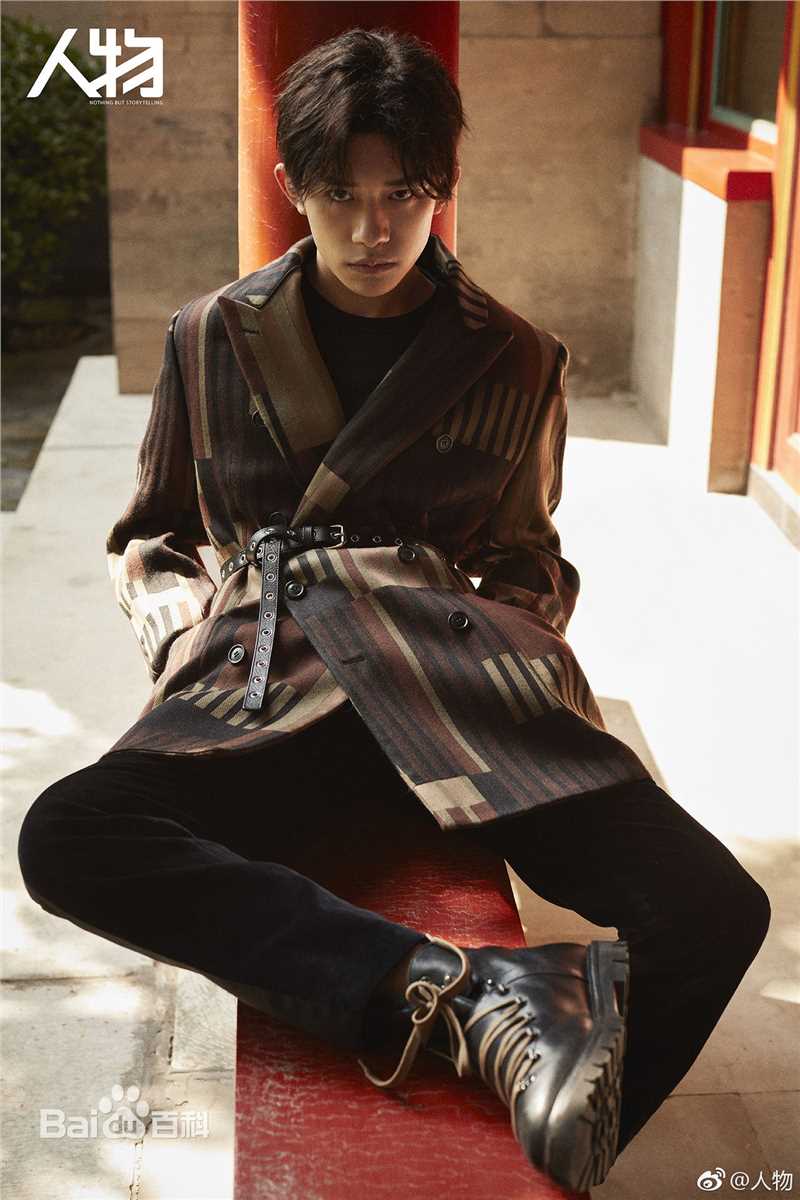 最新易烊千玺(Jackson)在《人物》中的图集
