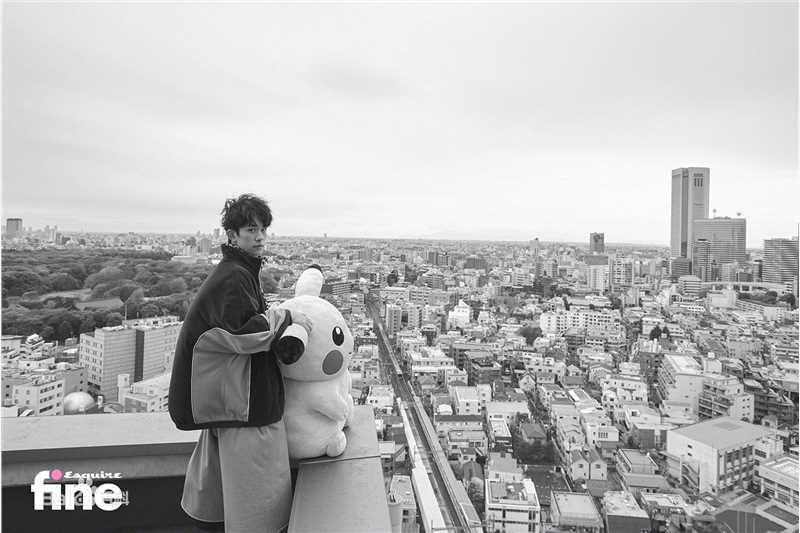 精选易烊千玺(Jackson)在《时尚先生Esquire·fine》中的图册