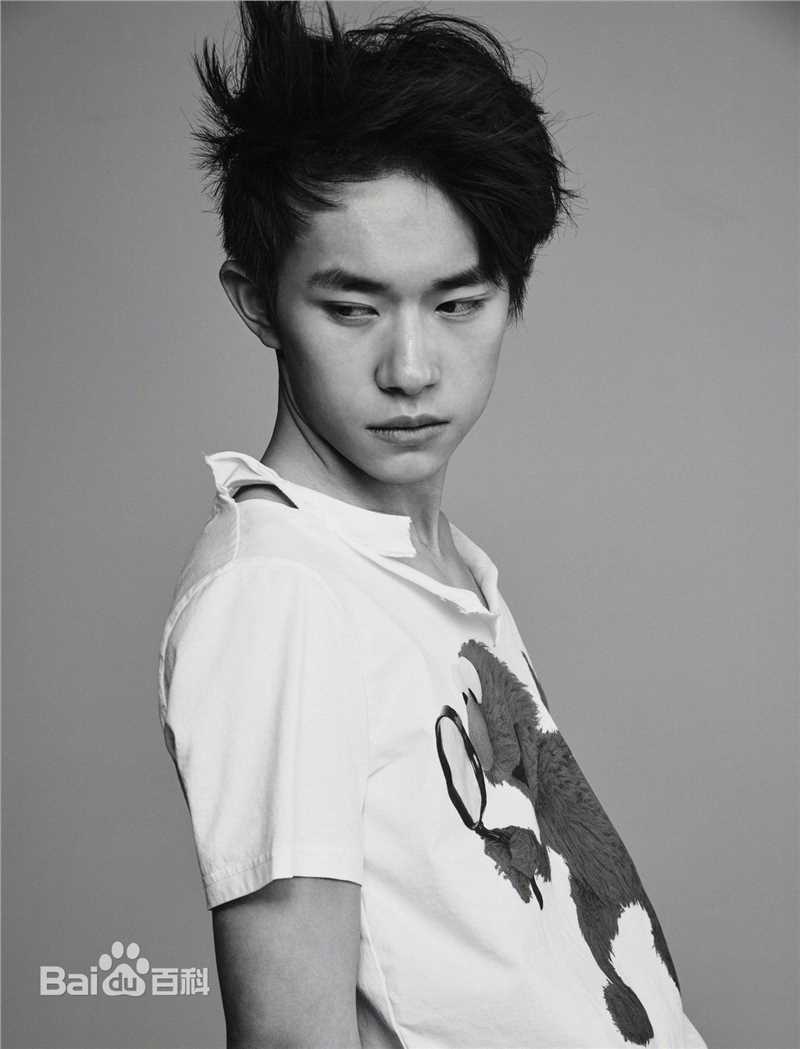 最全易烊千玺(Jackson)在《V Magazine》中的相册