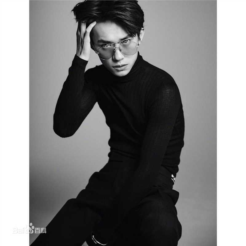 最全易烊千玺(Jackson)在《V Magazine》中的相册