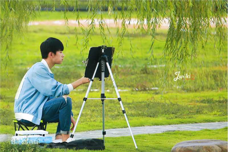 易烊千玺(Jackson)影视前后照片