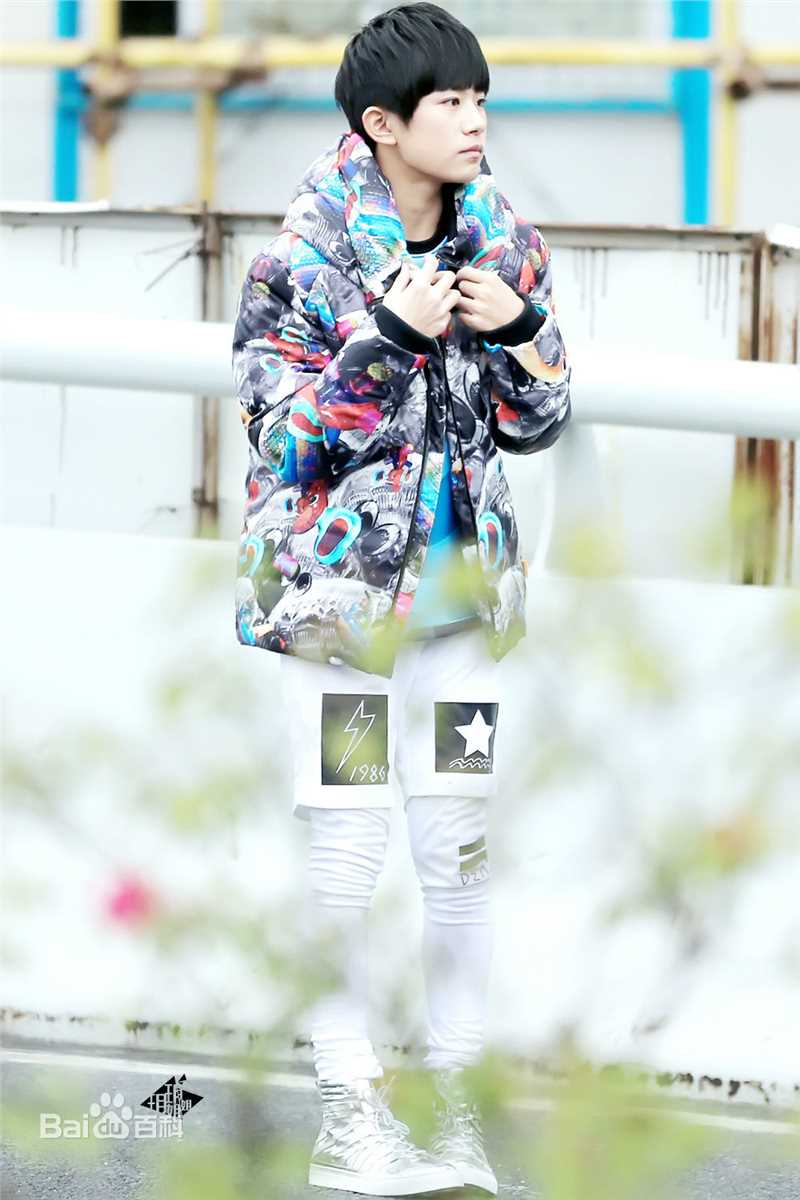 易烊千玺(Jackson)广告拍摄生活照