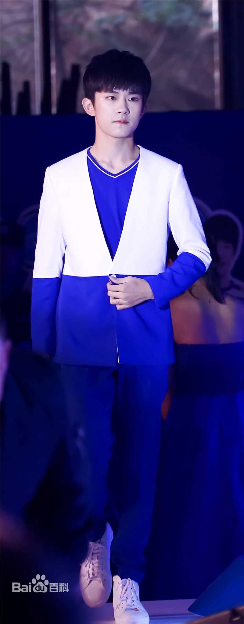 易烊千玺(Jackson)广告拍摄生活照