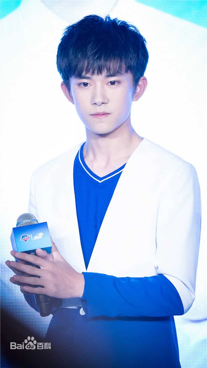 易烊千玺(Jackson)广告拍摄生活照