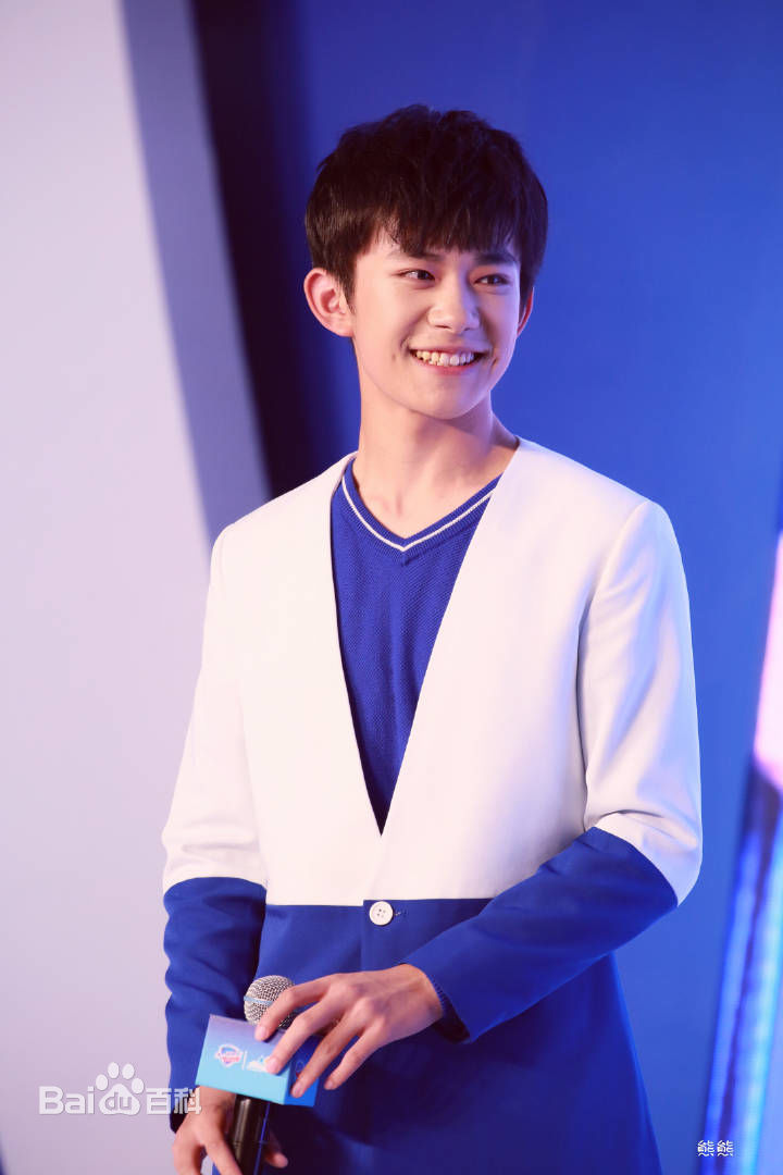 易烊千玺(Jackson)广告拍摄生活照