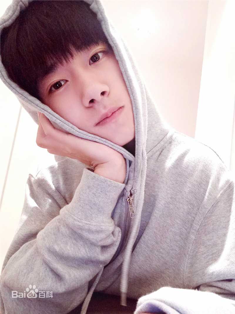 易烊千玺(Jackson)生活壁纸壁纸