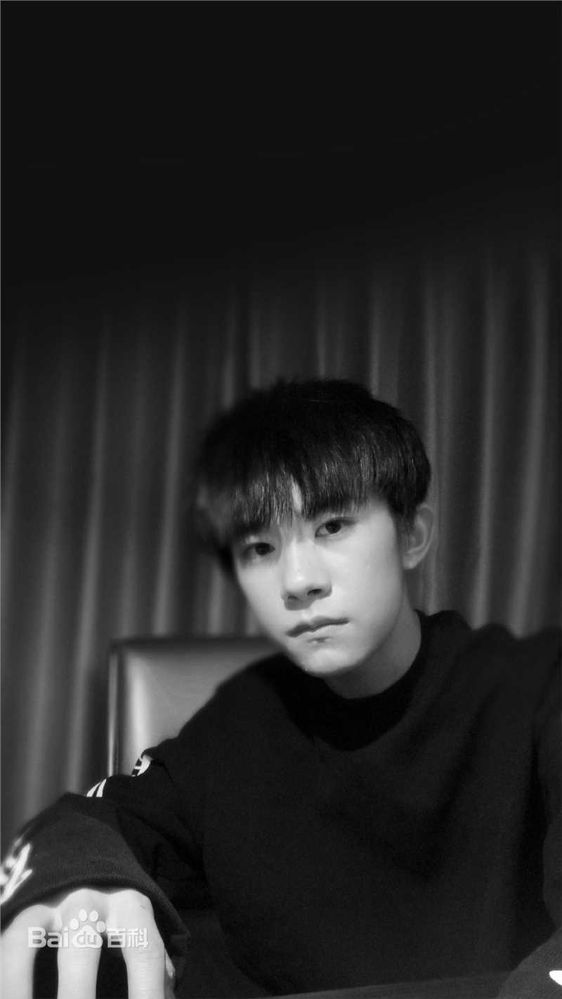 易烊千玺(Jackson)生活壁纸壁纸