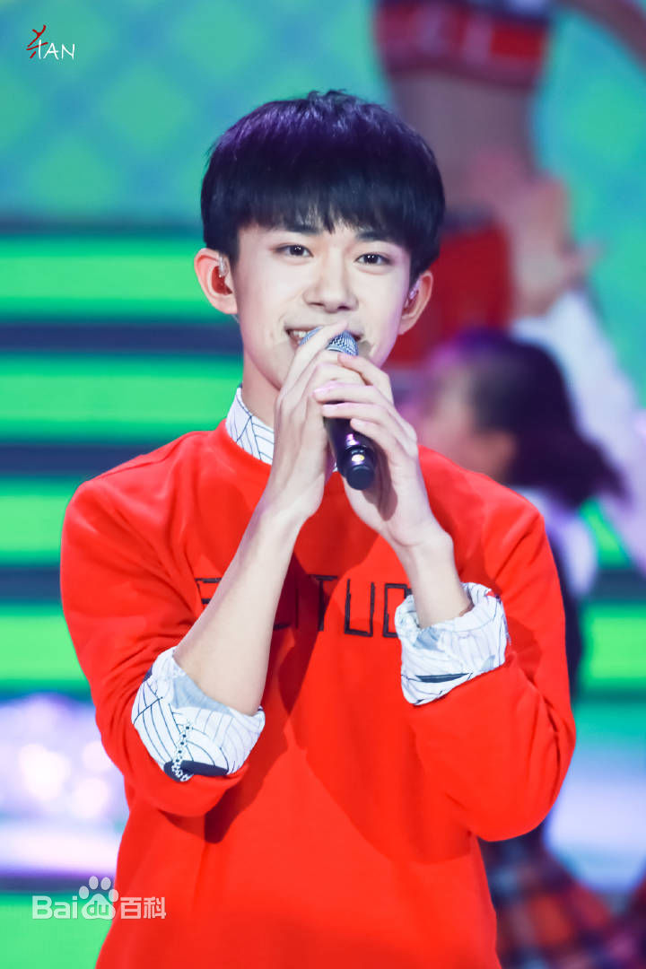 易烊千玺(Jackson)综艺性感图片图集