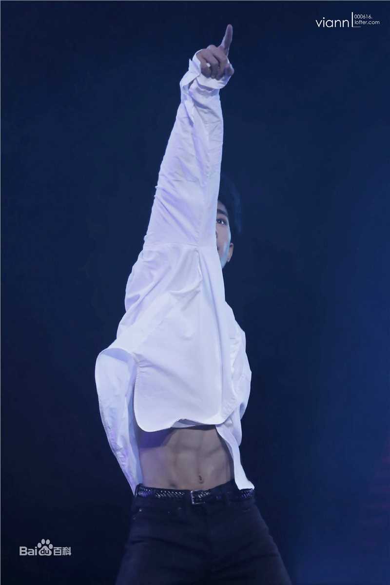 易烊千玺(Jackson)舞蹈生活照相册