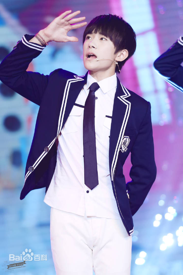 易烊千玺(Jackson)舞蹈生活照相册