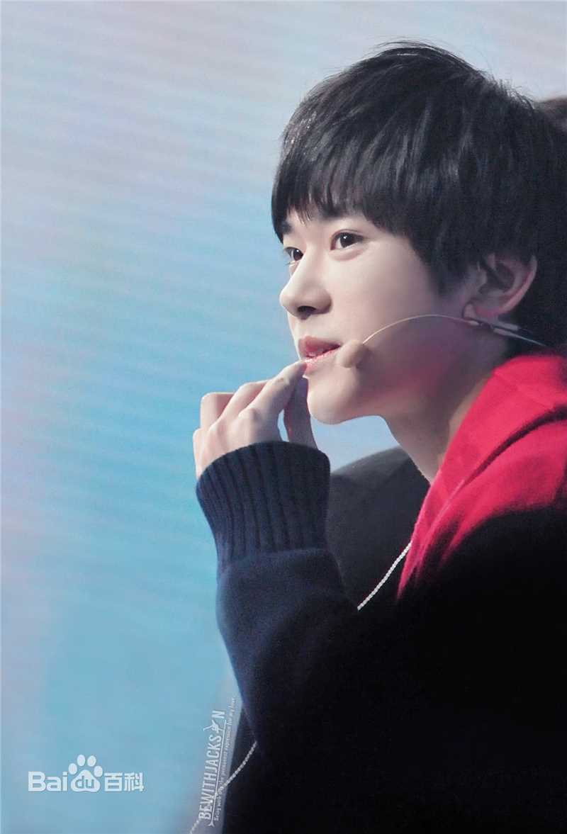 易烊千玺(Jackson)代言拍摄图册