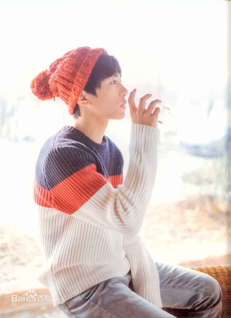 易烊千玺(Jackson)生写拍摄图册