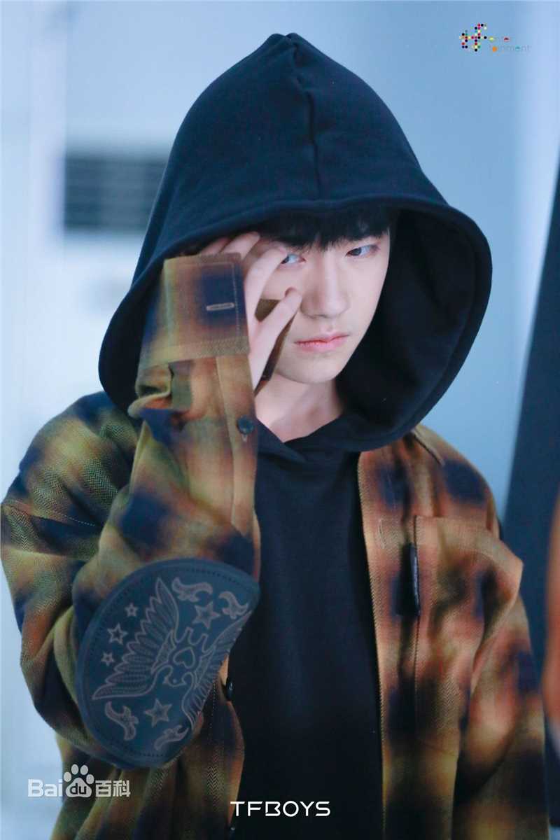 易烊千玺(Jackson)最优质杂志拍摄相册