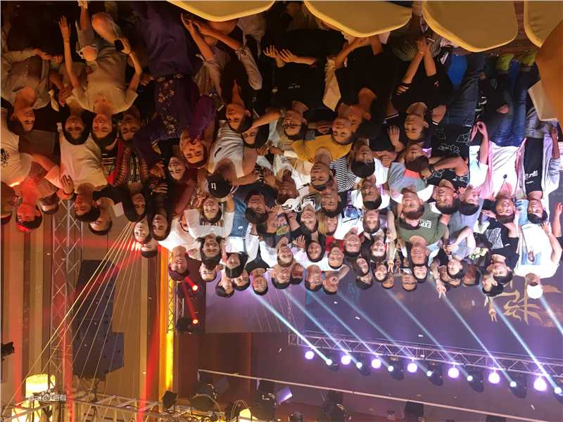 谭友业艳骨图片图集