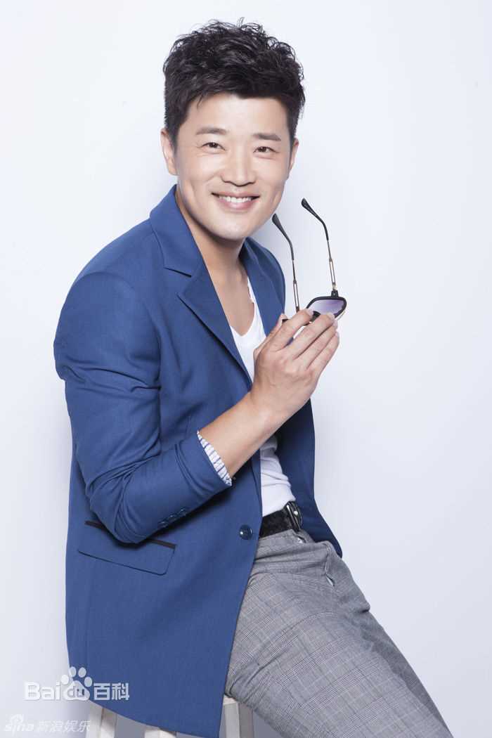 赵锦焘高清西装图集