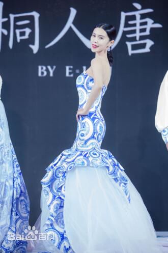 韩丹彤(dan tong Han)T台压轴走秀图片图集