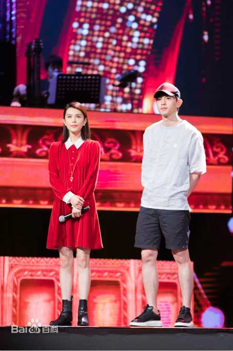 韩丹彤(dan tong Han)邓伦跨界歌王决赛神同步对唱前后照片
