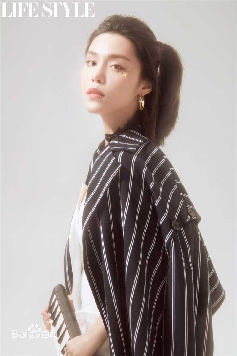 韩丹彤(dan tong Han)精品购物指南前后照片