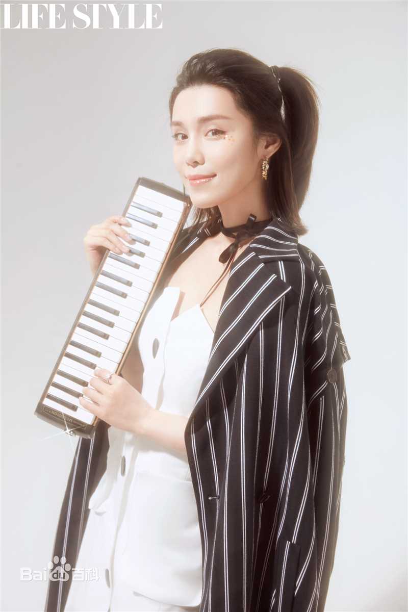 韩丹彤(dan tong Han)精品购物指南前后照片