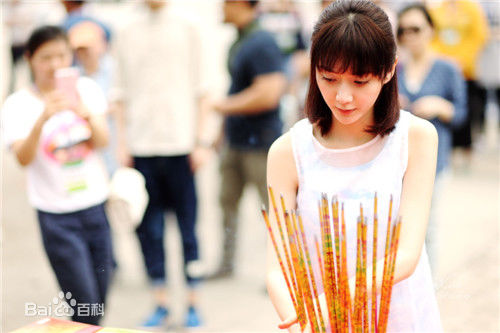 最新潘之琳(Feeling Pan)在《娘要嫁人》 饰 王方中的壁纸