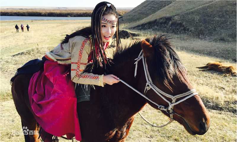 潘时七(Sookie)云镝壁纸壁纸