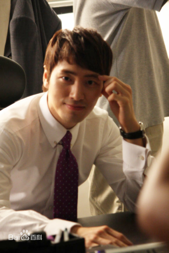 精选李浚赫(Lee Jun Hyuk、イ ジュンヒョク)李俊赫精彩图册