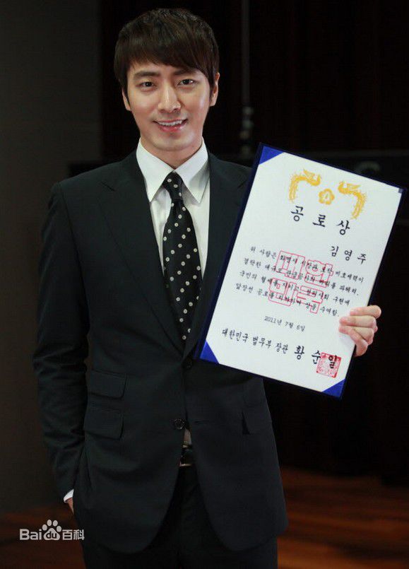 精选李浚赫(Lee Jun Hyuk、イ ジュンヒョク)李俊赫精彩图册