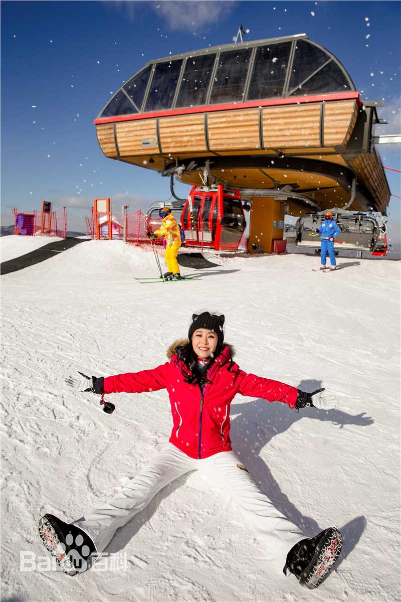 苗圃滑雪前后照片