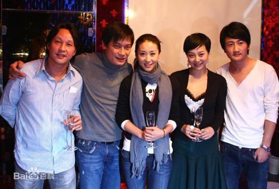 苏岩(Sophie.Su)和罗嘉良的合照前后照片