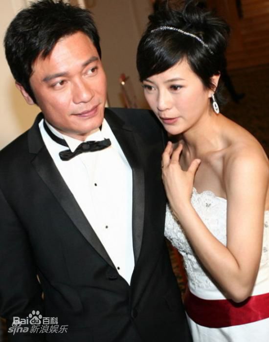 苏岩(Sophie.Su)和罗嘉良的合照前后照片