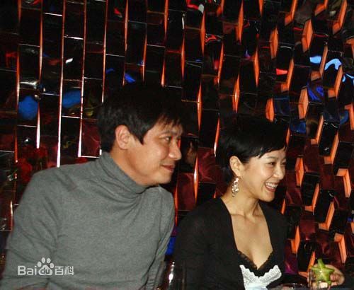 苏岩(Sophie.Su)和罗嘉良的合照前后照片