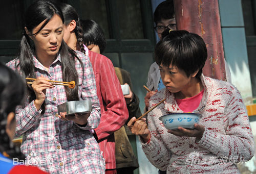 最新齐襄在《再回首》 花絮中的图集