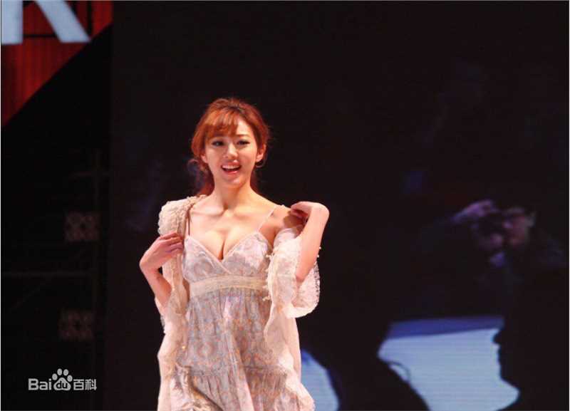 刘冬(jocelin)2011百度年会表演现场前后照片