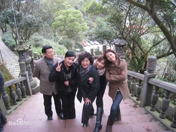 蔡君茹(June Tsai 或 June Lee)在出演《家和万事兴》中的