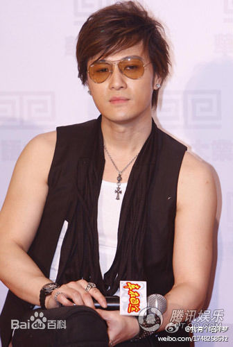 许绍洋(Ambrose)电影车在囧途前后照片