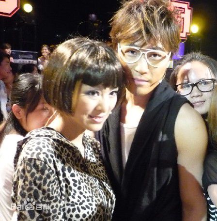 许绍洋(Ambrose)合照前后照片