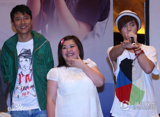 钟欣凌生活照壁纸壁纸