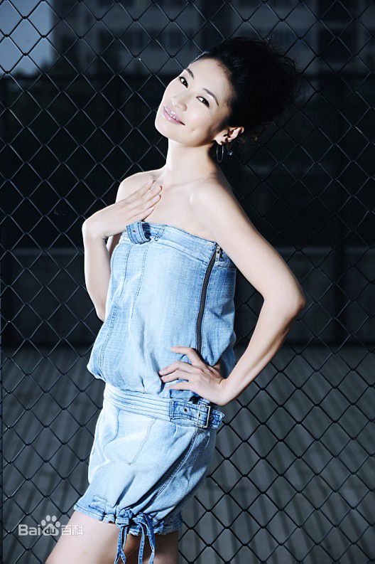 梁静参加活动照图册