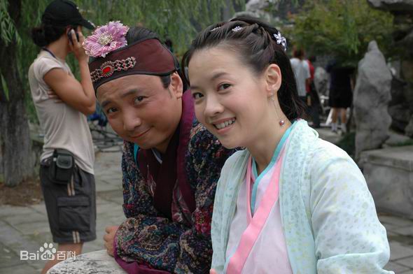 曾宝仪(Bowie Tsang)在2006年《三揭皇榜》饰演查姜女中的